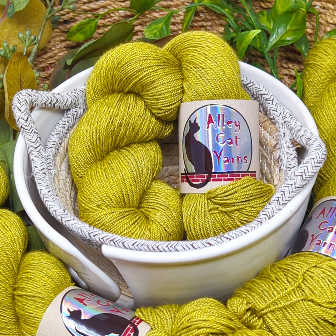 Silk Yak 4-ply: Chartreuse