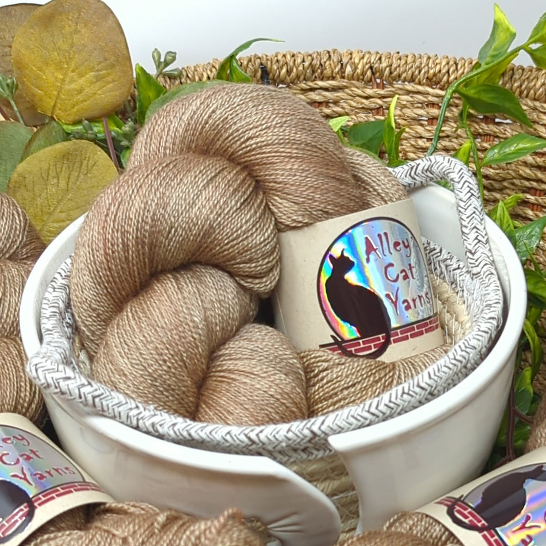 Silk Yak Lace: Champagne